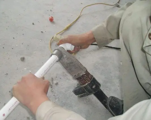 苏尼特左漏水维修电话